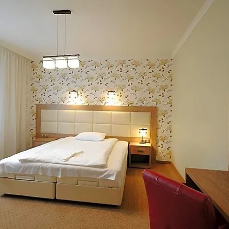 Отель Dworek Eureka 3*