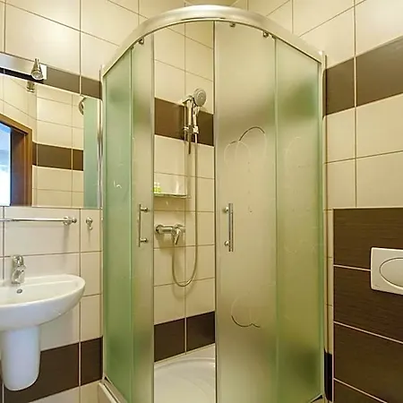 Dworek Eureka 3*