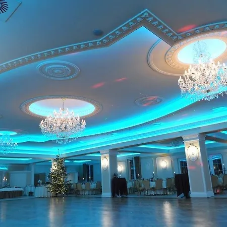 Hotel Dworek Eureka 3*