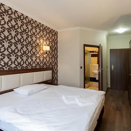 Отель Dworek Eureka 3*