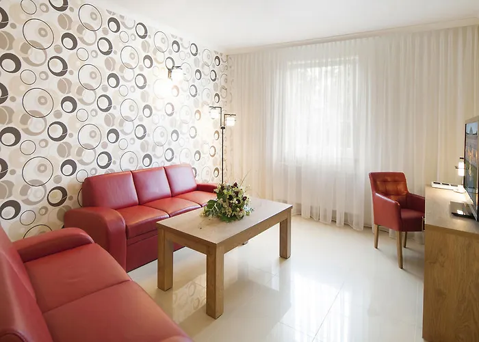 Hotel Dworek Eureka 3*