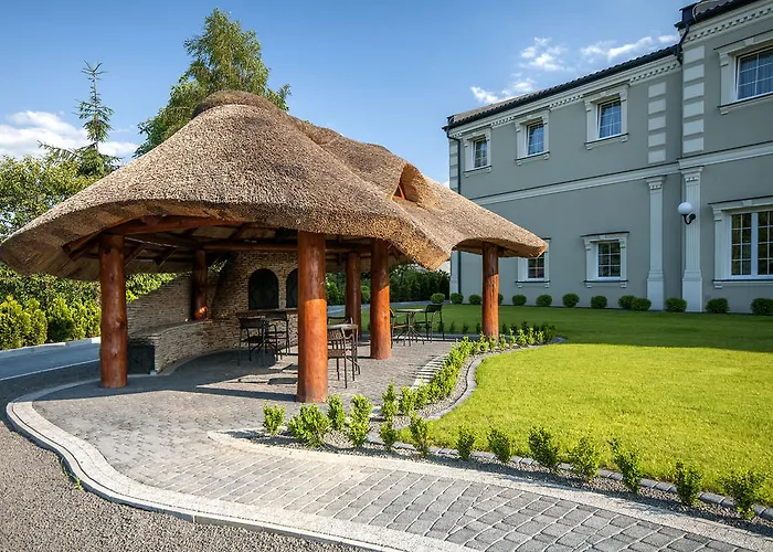 Hotel Dworek Eureka 3*