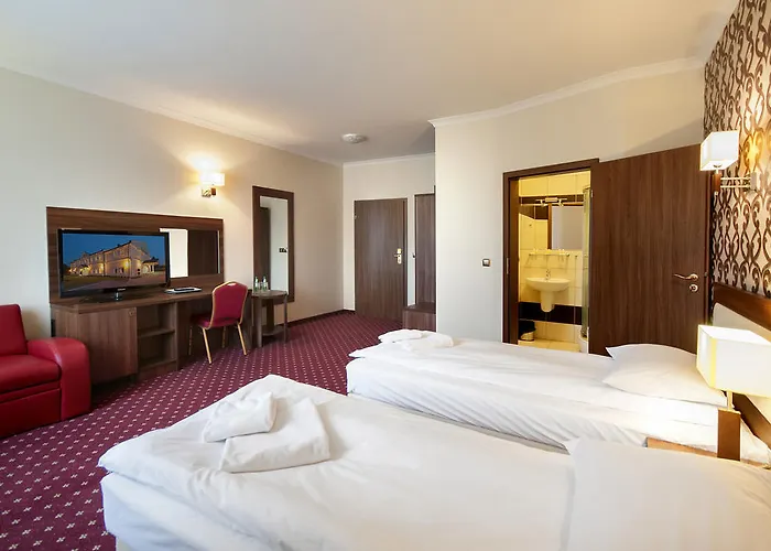 Hotel Dworek Eureka 3*